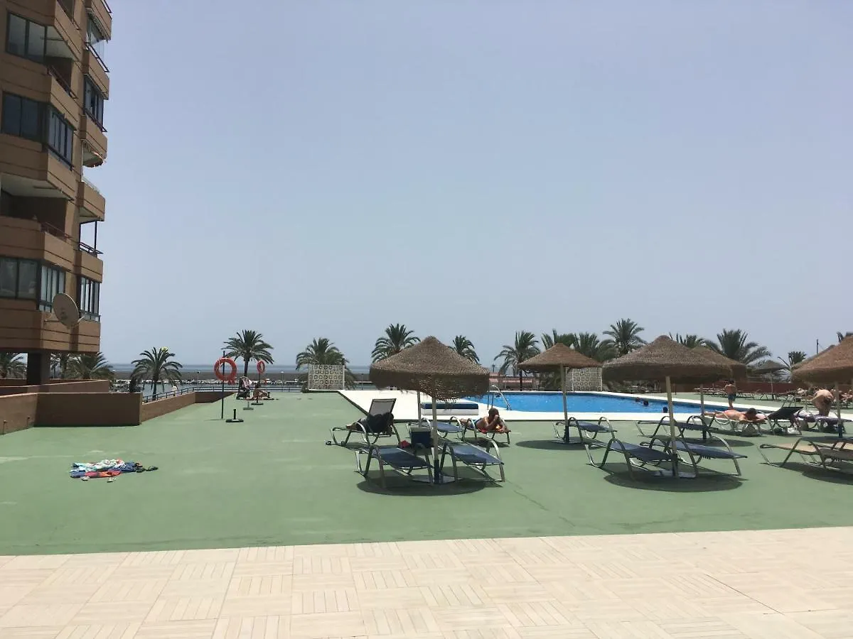 Apartamento Torre II Las Palmeras Mit Seitlichem Meerblick Und Pool In フエンヒロラ アパート