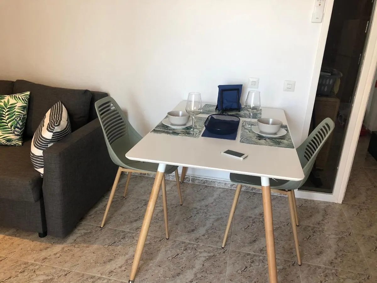 Apartamento Torre II Las Palmeras Mit Seitlichem Meerblick Und Pool In フエンヒロラ 0*,  スペイン